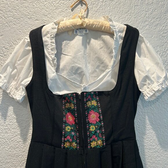Ernst Licht Dirndl size 10 - Picture 2 of 11